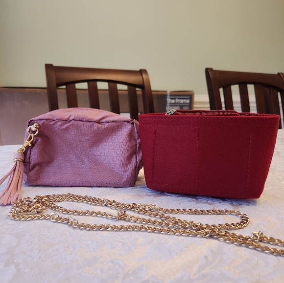 Fendi Signature Conversion Pouch Bag🩷 - Picture 1 of 16